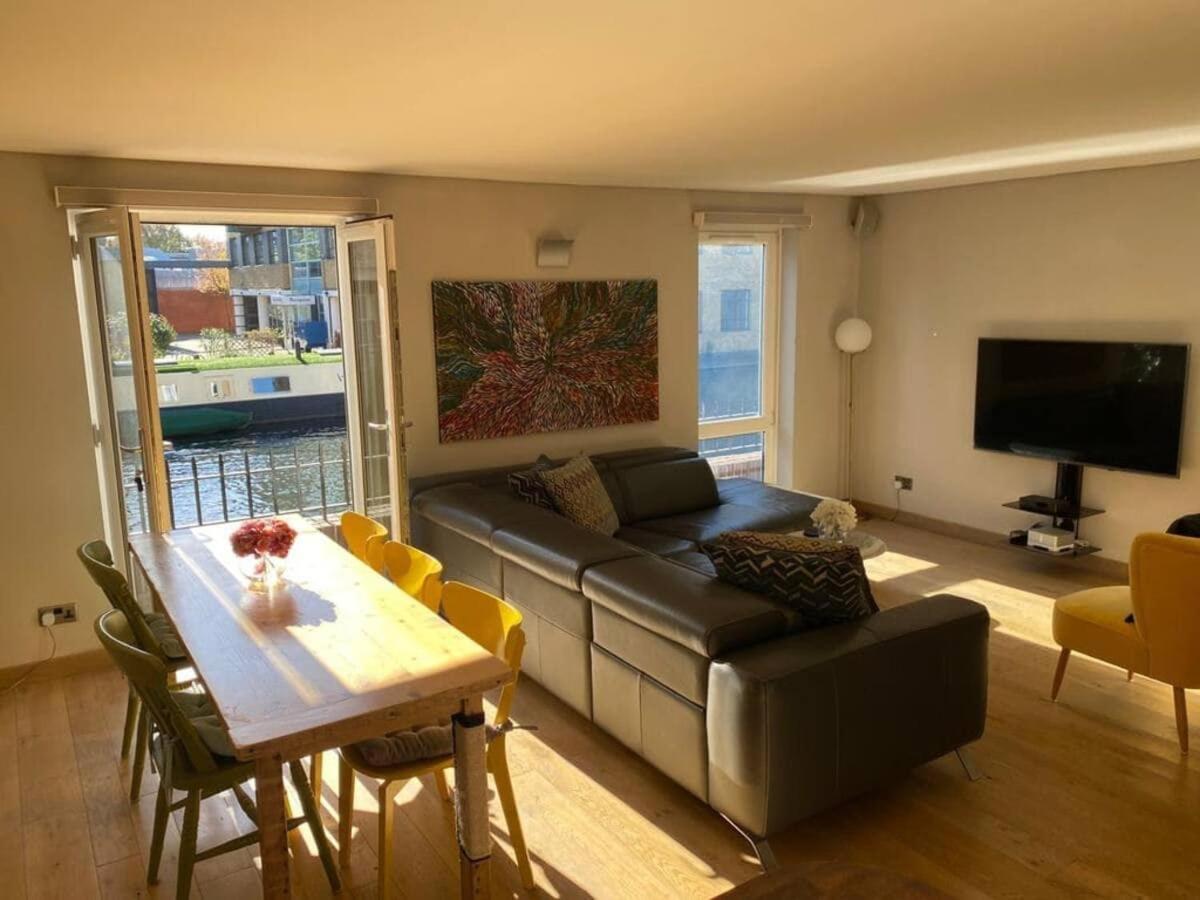 Modern Flat On Regent's Canal